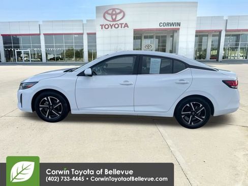 Used 2025 Nissan Sentra SV FWD image 2