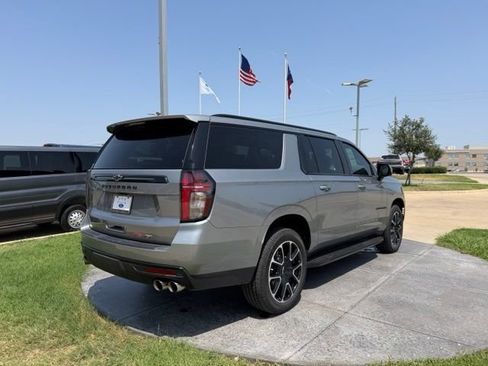 Used 2023 Chevrolet Suburban RST w/ Sport Performance Package AWD/4WD image 6