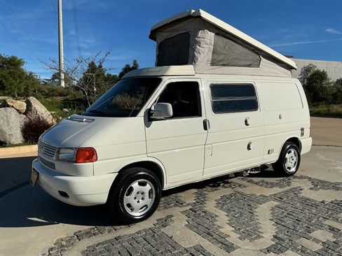Used 2002 Volkswagen Eurovan MV image 2