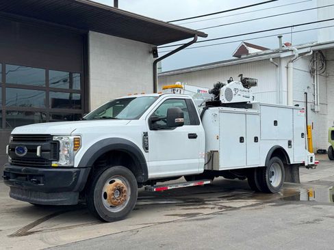 Used 2019 Ford F550 4x4 Regular Cab Super Duty image 2
