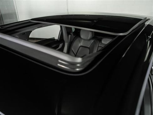 Certified 2025 Porsche Cayenne image 16