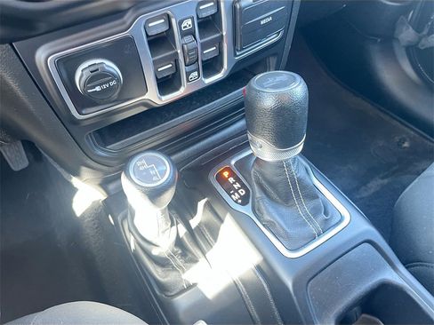 Used 2021 Jeep Wrangler Unlimited Sahara image 16