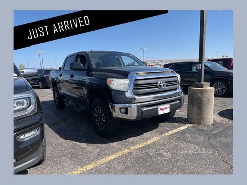 Used 2015 Toyota Tundra SR5 w/ SR5 Upgrade Package AWD/4WD image 1