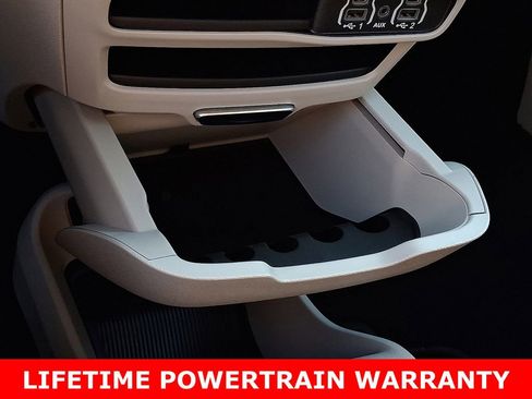 Used 2024 Chrysler Voyager LX image 25