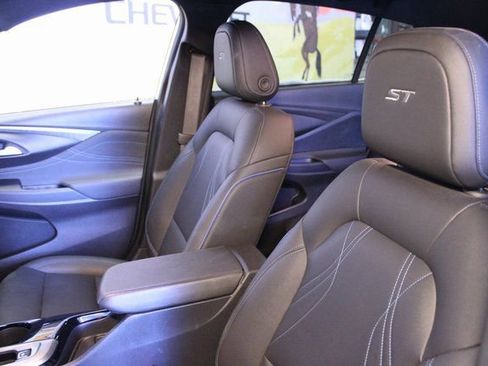 Certified 2025 Buick Envista Sport Touring w/ Convenience II Package image 14