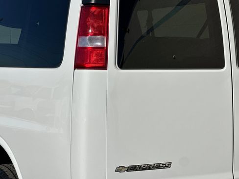 Used 2019 Chevrolet Express 3500 LT w/ LT Preferred Equipment Group image 35
