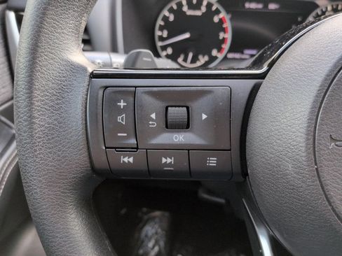 Certified 2022 Nissan Rogue SV FWD image 23