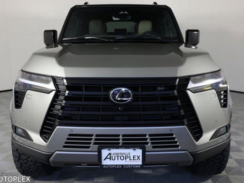 Used 2025 Lexus GX 550 image 3
