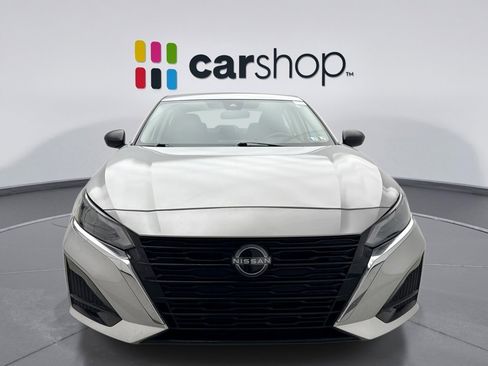 Used 2024 Nissan Altima 2.5 SV image 8