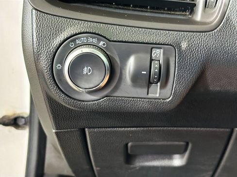 Used 2019 Buick Envision Essence AWD/4WD image 12
