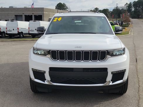 Used 2024 Jeep Grand Cherokee L Limited image 8