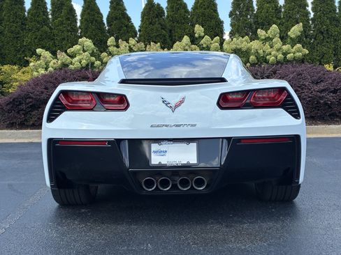 Used 2019 Chevrolet Corvette Stingray Coupe w/ Battery Protection Package RWD image 9