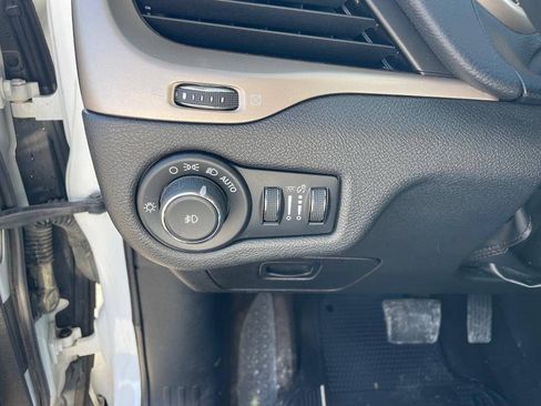 Used 2017 Jeep Cherokee Latitude w/ True North Edition AWD/4WD image 21