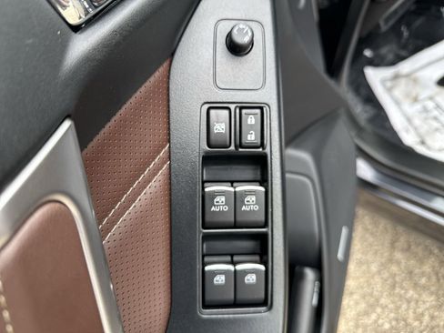 Used 2018 Subaru Forester 2.5i Touring w/ Popular Package #3B AWD/4WD image 13