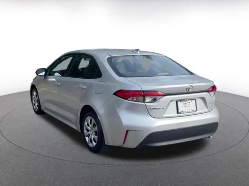 Used 2025 Toyota Corolla LE image 10
