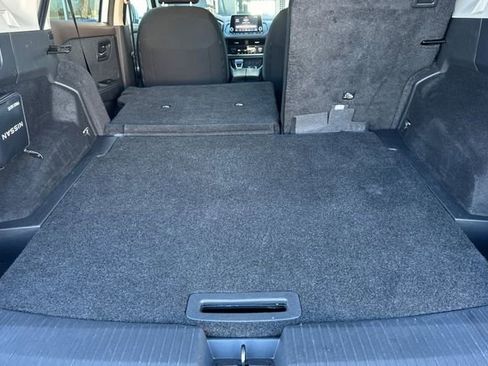 Used 2023 Nissan Rogue SV image 17