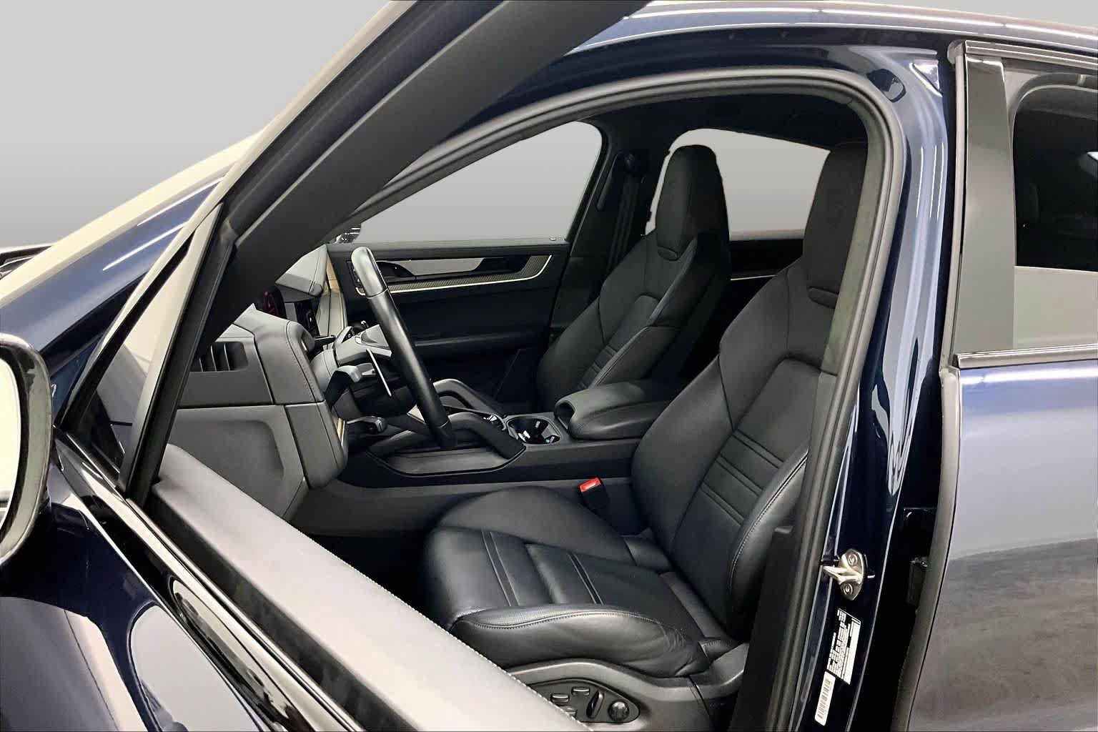 Used 2024 Porsche Cayenne Turbo GT AWD/4WD image 8