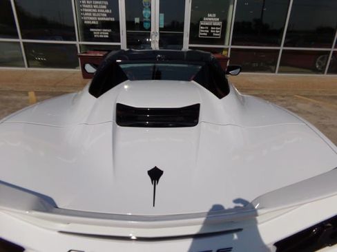 Used 2024 Chevrolet Corvette Stingray Preferred Conv w/ Z51 Performance Package RWD image 26