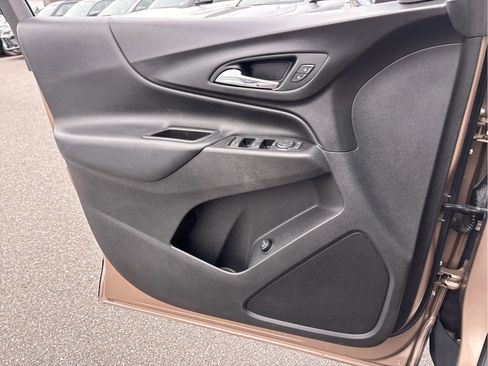 Used 2019 Chevrolet Equinox LT image 23