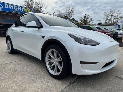 Used 2021 Tesla Model Y Long Range image 5