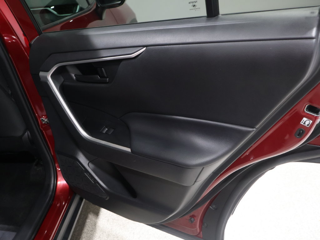 Used 2020 Toyota RAV4 LE w/ All Weather Liner Package AWD/4WD image 21