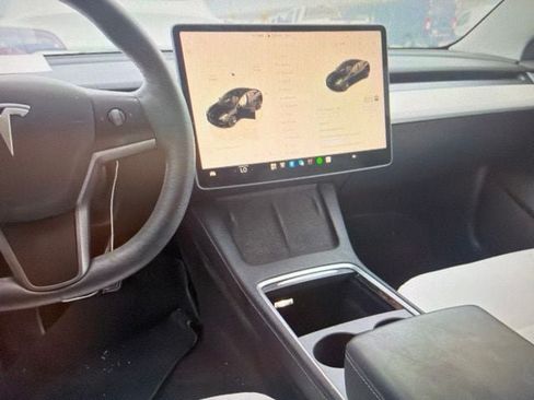 Used 2022 Tesla Model 3 Long Range AWD/4WD image 9