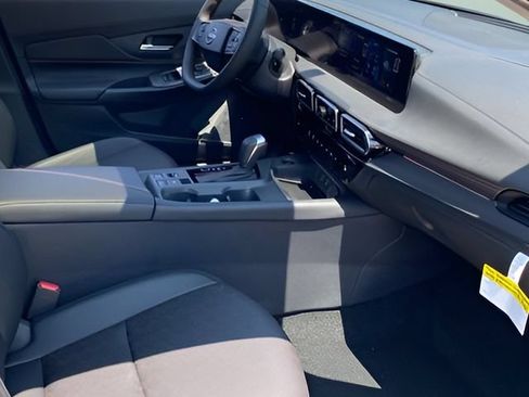 New 2026 Nissan Sentra SR w/ SR Premium Package FWD image 25