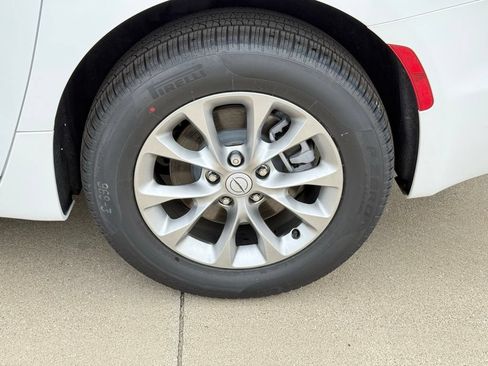 New 2026 Chrysler Pacifica Select AWD/4WD image 11