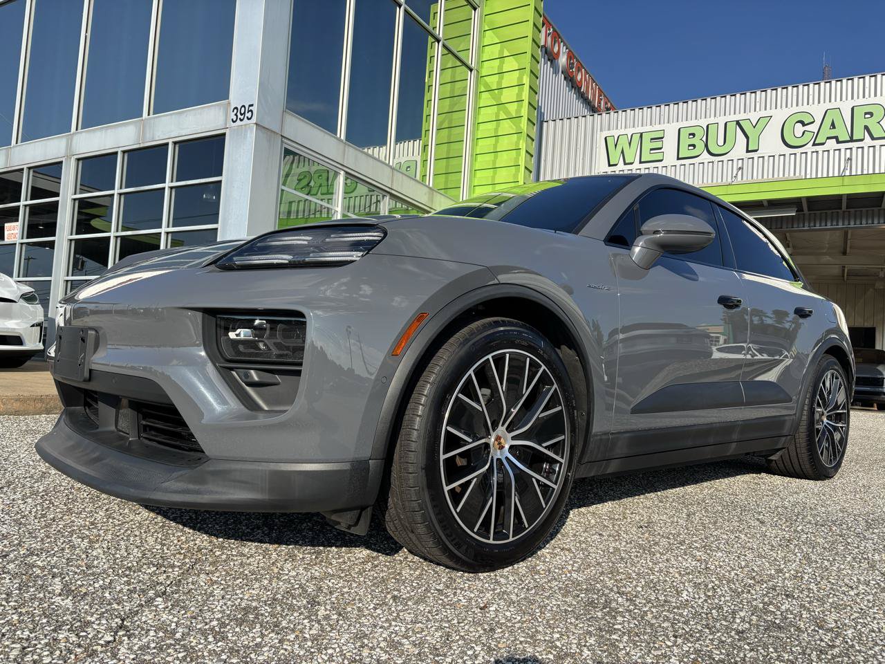 Used 2025 Porsche Macan 4 Electric AWD/4WD image 13