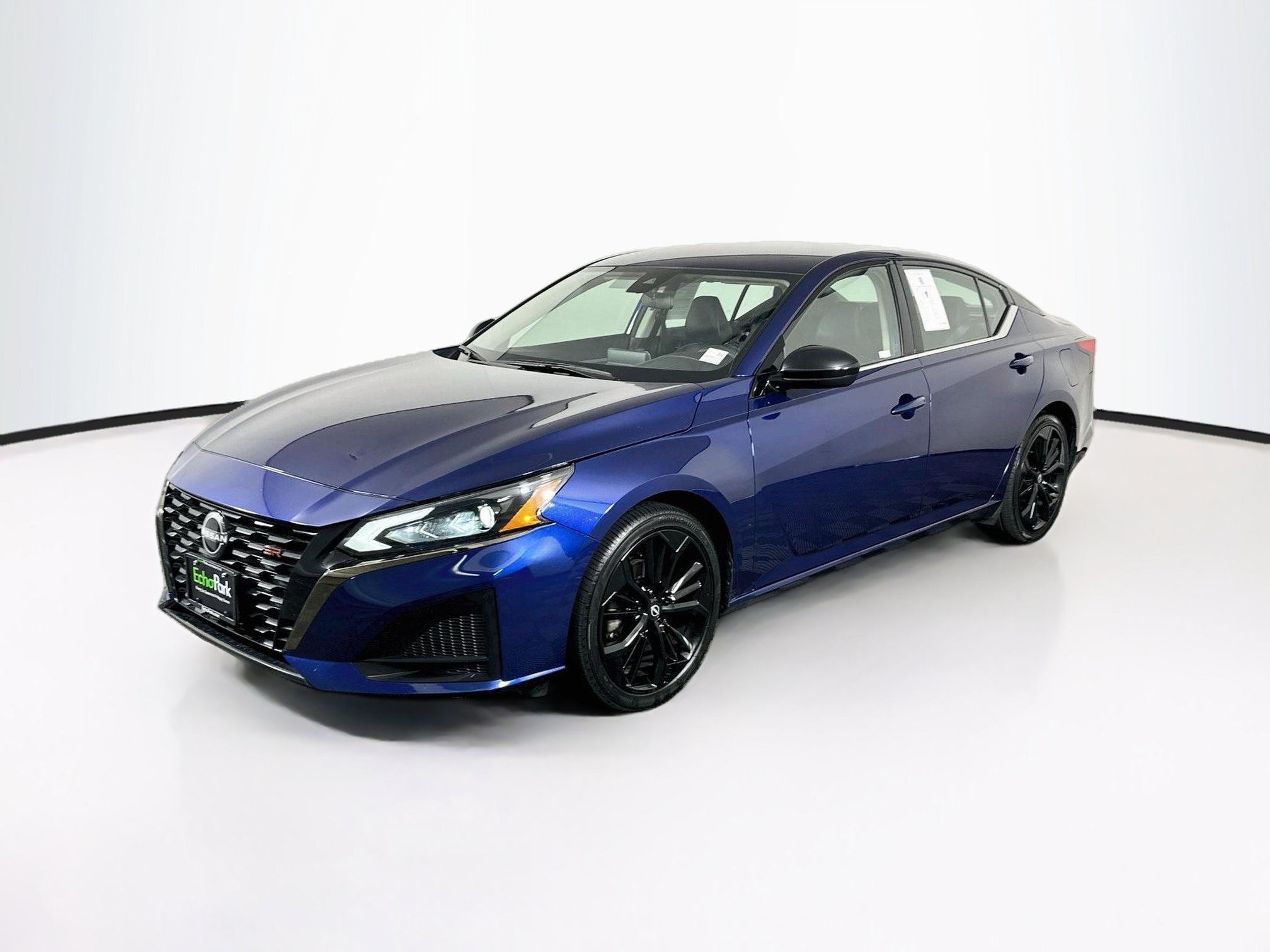 Used 2024 Nissan Altima 2.5 SR FWD image 3