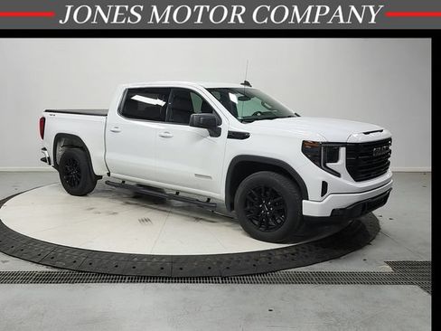 Used 2024 GMC Sierra 1500 Elevation AWD/4WD image 1