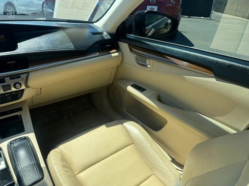 Used 2013 Lexus ES 300h w/ Luxury Pkg FWD image 28