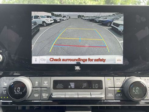 Used 2024 Toyota Grand Highlander AWD image 34