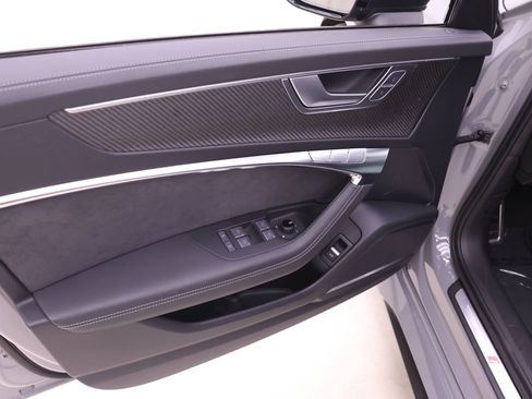 Certified 2025 Audi RS 6 performance AWD/4WD image 12