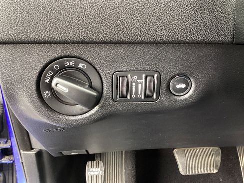 Used 2020 Dodge Charger SXT RWD image 27