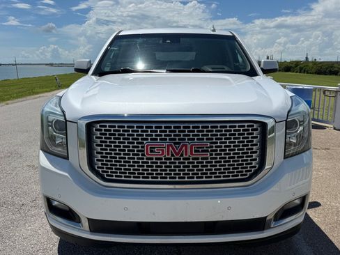 Used 2017 GMC Yukon XL Denali w/ Open Road Package RWD image 2