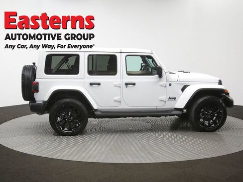 Used 2025 Jeep Wrangler Unlimited Sahara AWD/4WD image 40