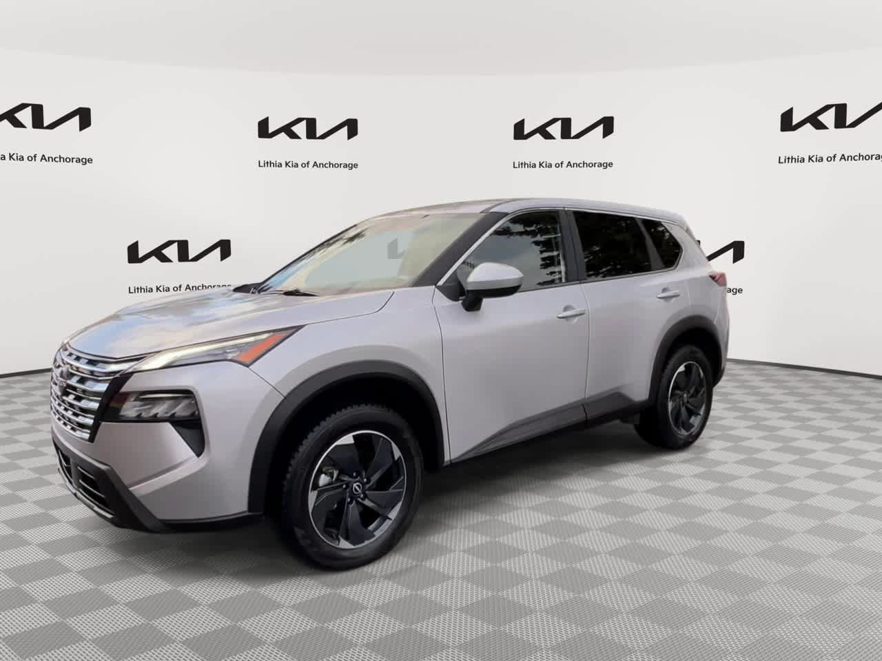 Used 2025 Nissan Rogue SV AWD/4WD image 4