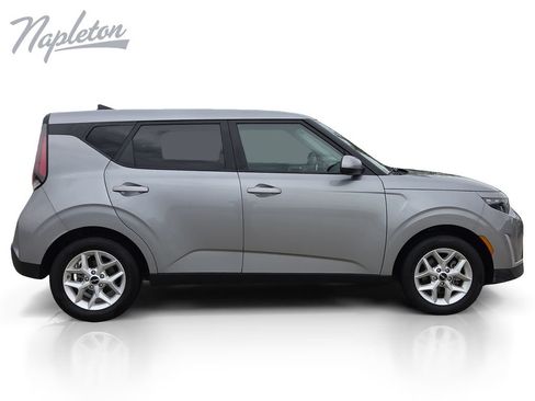 Used 2025 Kia Soul LX w/ LX Technology Package FWD image 7