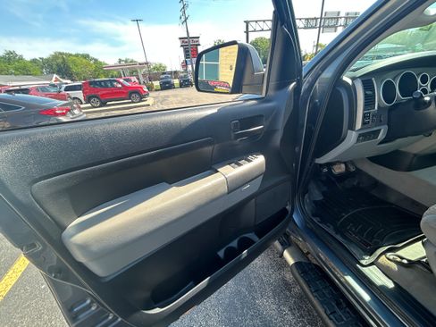 Used 2010 Toyota Tundra 4x4 Double Cab image 8