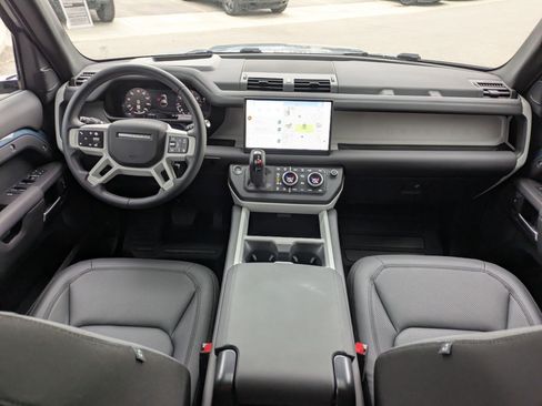 Used 2025 Land Rover Defender 110 S image 29
