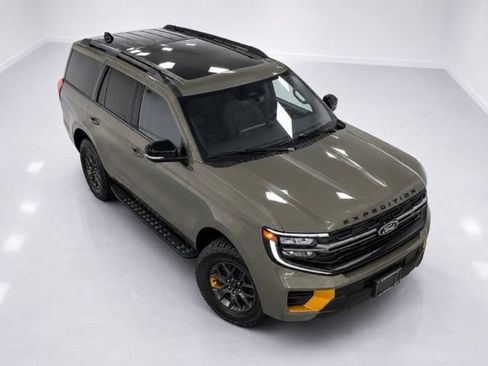 Used 2025 Ford Expedition Tremor AWD/4WD image 4