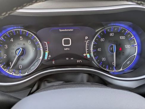 New 2025 Chrysler Voyager LX image 29