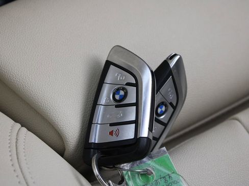 Used 2022 BMW X5 xDrive45e w/ Premium Package image 30