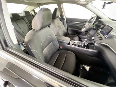 Used 2021 Nissan Altima 2.5 SV w/ SV Premium Package image 27