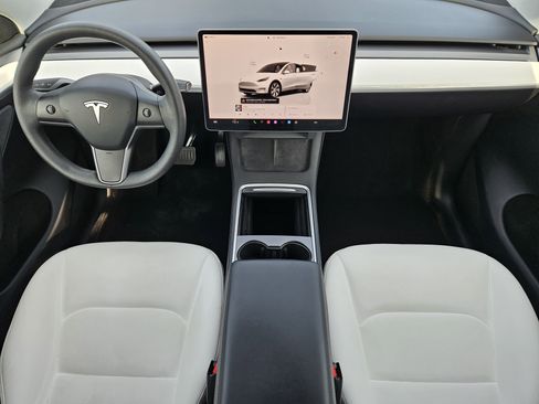 Used 2023 Tesla Model Y Long Range image 26