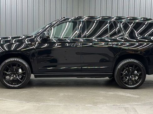 Used 2026 GMC Yukon Denali w/ Sun & Power Step Package image 2