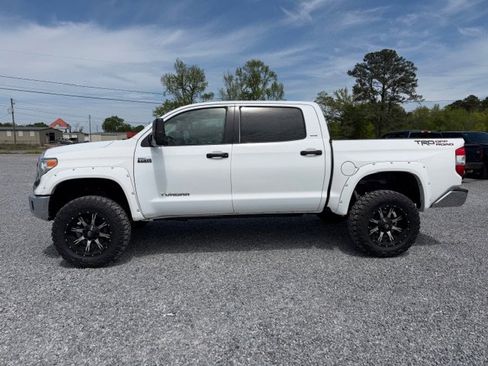 Used 2014 Toyota Tundra SR5 w/ SR5 Upgrade Package image 3
