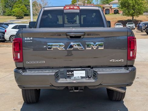 Used 2026 RAM 2500 Laramie AWD/4WD image 8