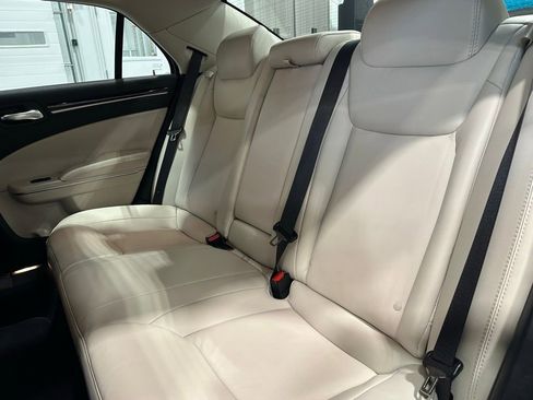 Used 2023 Chrysler 300 Touring L image 28